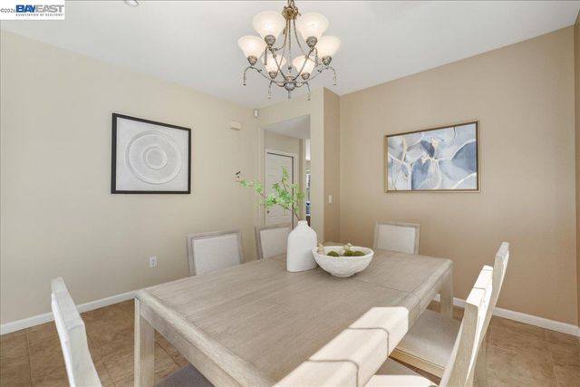 38393 Amaryllis Pl, Newark, CA 94560