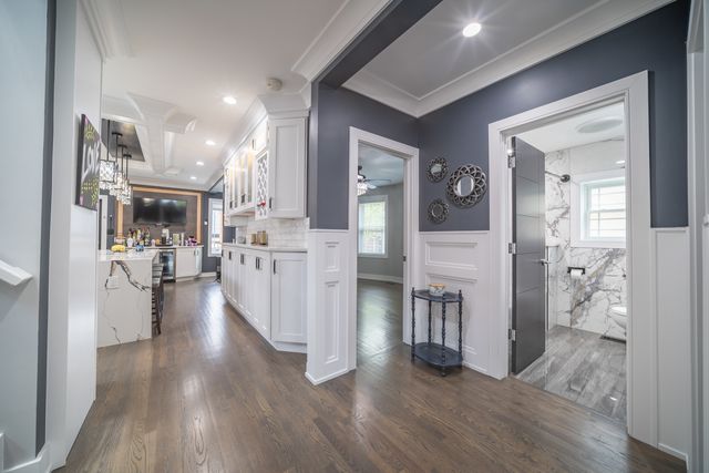 5455 W Roscoe Street, Chicago, IL 60641