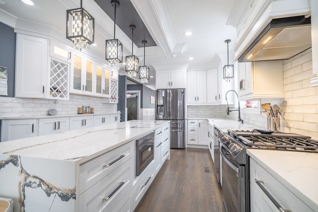 5455 W Roscoe Street, Chicago, IL 60641