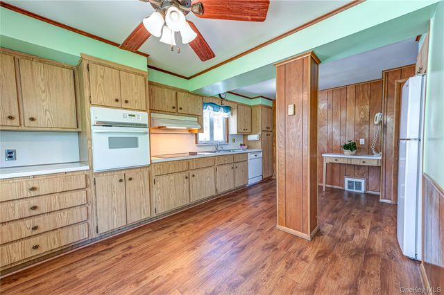 375 Latham Road, Mineola, NY 11501