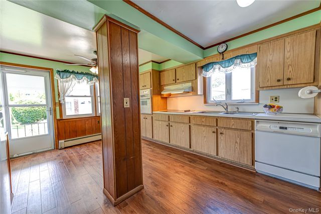 375 Latham Road, Mineola, NY 11501