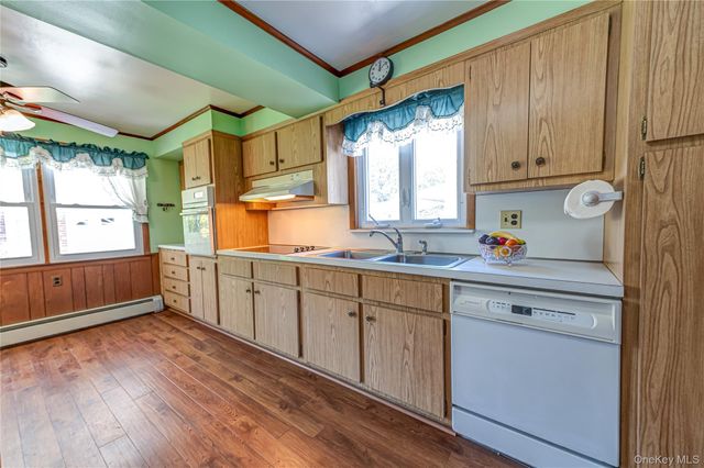 375 Latham Road, Mineola, NY 11501