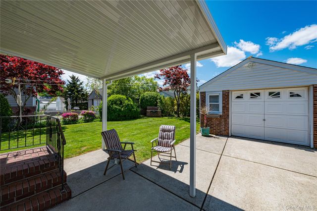 375 Latham Road, Mineola, NY 11501