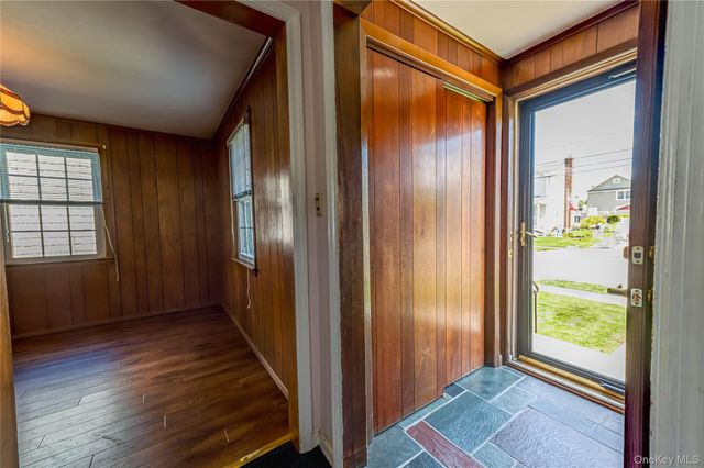 375 Latham Road, Mineola, NY 11501