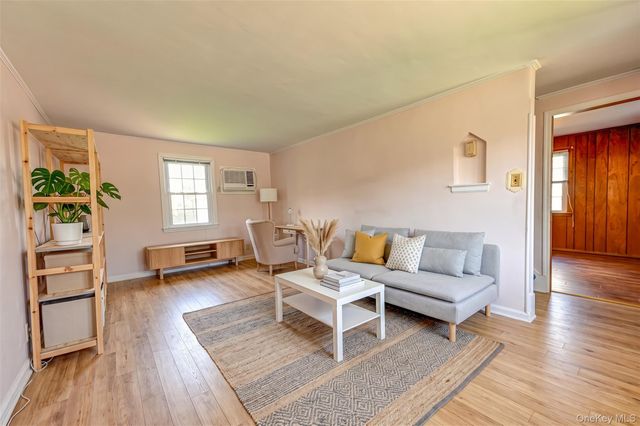 375 Latham Road, Mineola, NY 11501
