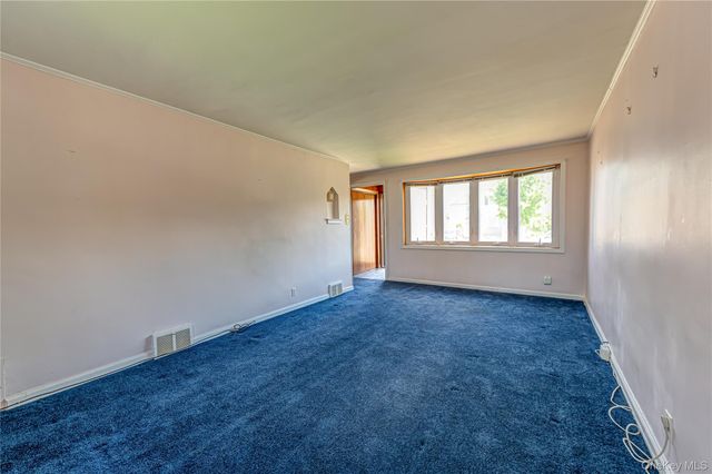 375 Latham Road, Mineola, NY 11501