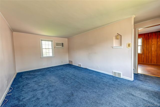 375 Latham Road, Mineola, NY 11501