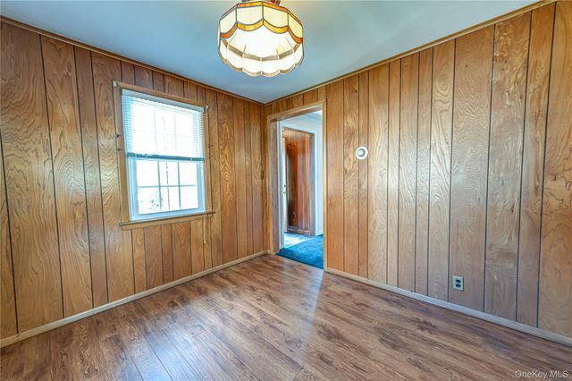 375 Latham Road, Mineola, NY 11501