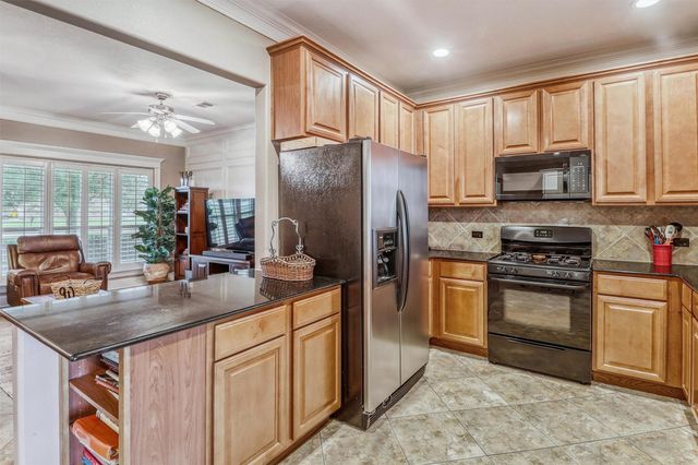 3026 Dees Circle, Sealy, TX 77474