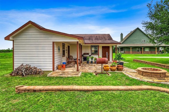 3026 Dees Circle, Sealy, TX 77474