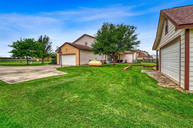 3026 Dees Circle, Sealy, TX 77474