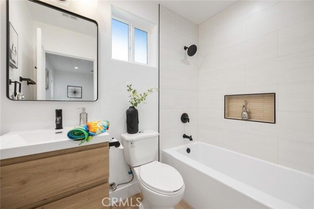 2460 Stoner Avenue, Los Angeles, CA 90064