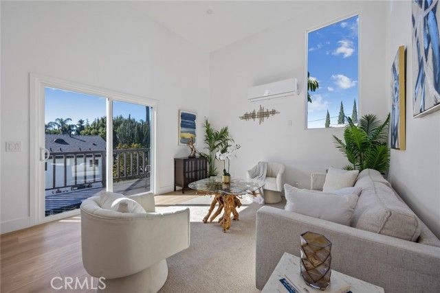 2460 Stoner Avenue, Los Angeles, CA 90064