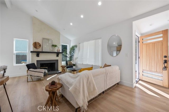 2460 Stoner Avenue, Los Angeles, CA 90064