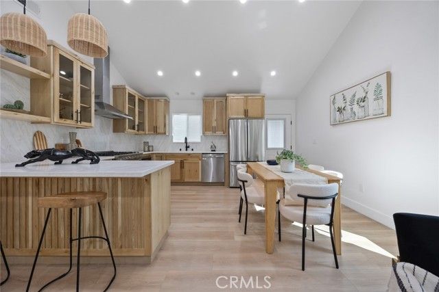 2460 Stoner Avenue, Los Angeles, CA 90064