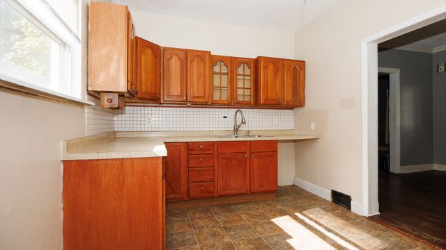 802 S Madison Street, Bloomington, IL 61701