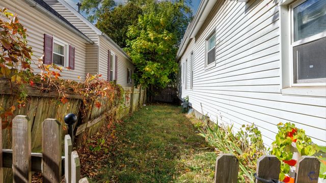 802 S Madison Street, Bloomington, IL 61701