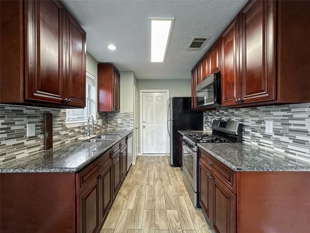 2706 Orion Drive, League City, TX 77573
