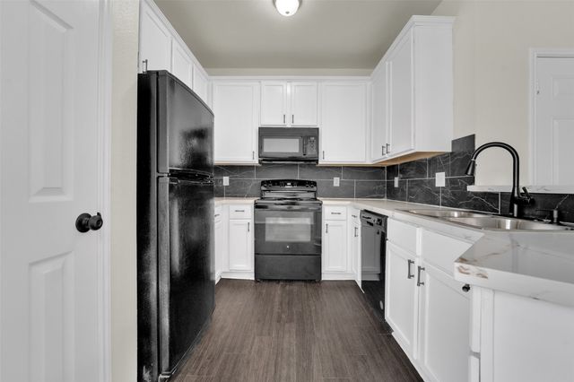 338 Castleridge Drive, Little Elm, TX 75068