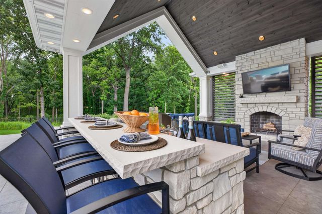 1214 Lakeshore Drive, Cedar Falls, IA 50613