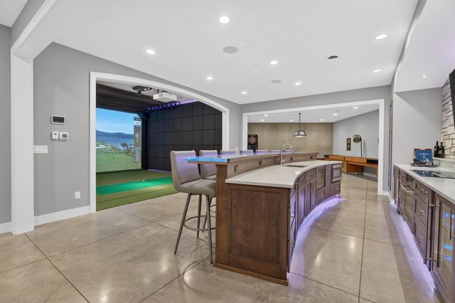 1214 Lakeshore Drive, Cedar Falls, IA 50613