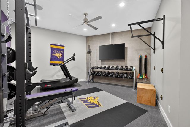 1214 Lakeshore Drive, Cedar Falls, IA 50613