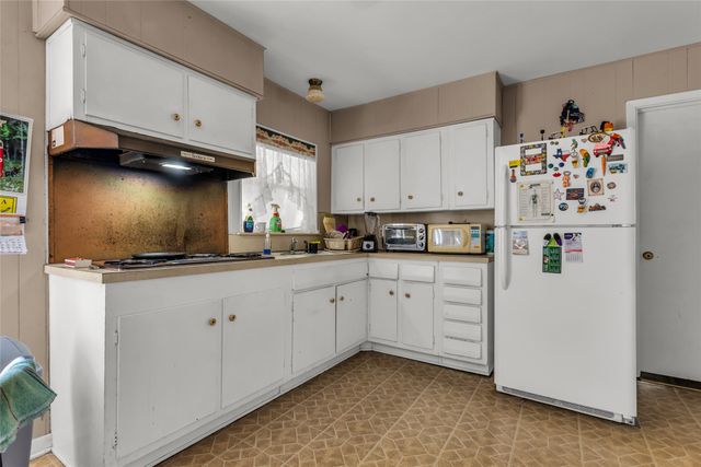 13454 Glenside Drive, Farmers Branch, TX 75234