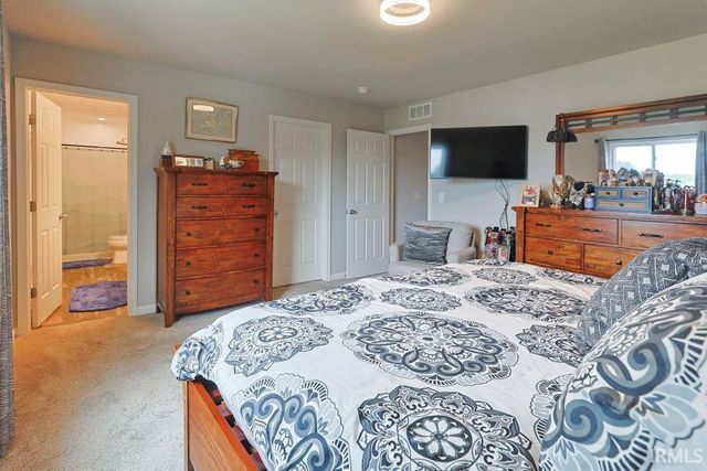 10500 Roszalka Court, Granger, IN 46530