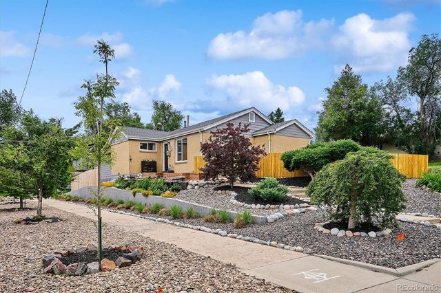 3560 N Steele Street, Denver, CO 80205