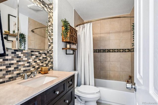 3560 N Steele Street, Denver, CO 80205