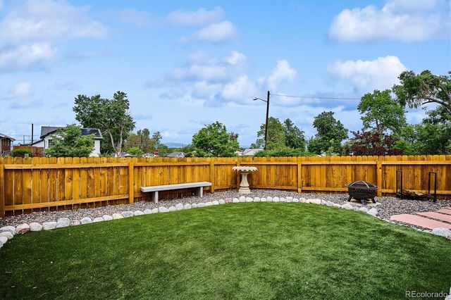 3560 N Steele Street, Denver, CO 80205