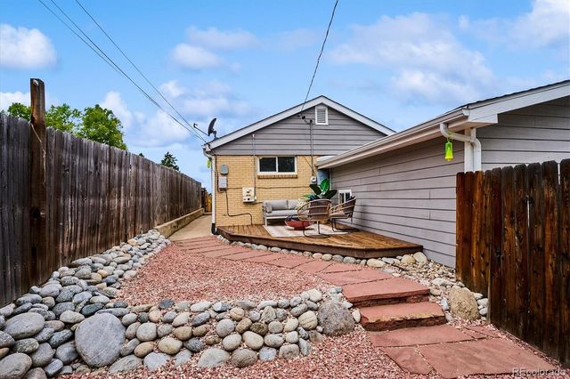 3560 N Steele Street, Denver, CO 80205