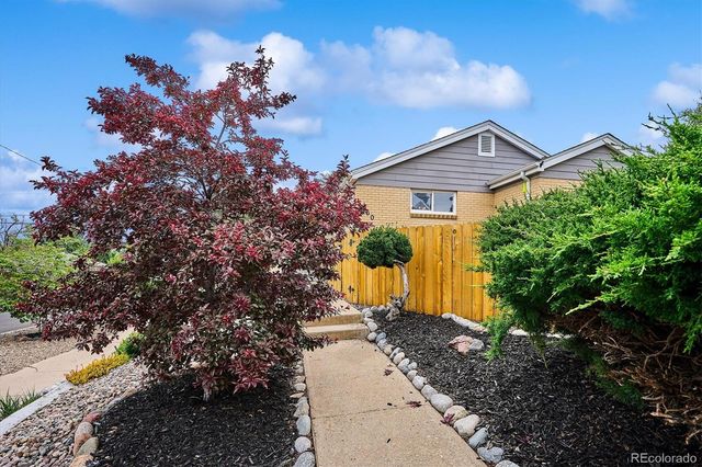 3560 N Steele Street, Denver, CO 80205