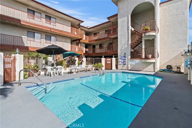 7625 Reseda Boulevard 104, Reseda, CA 91335