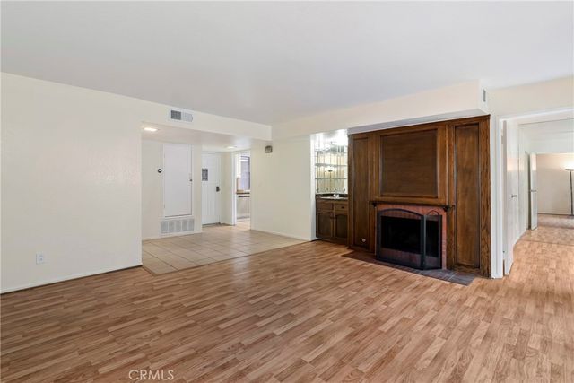 7625 Reseda Boulevard 104, Reseda, CA 91335