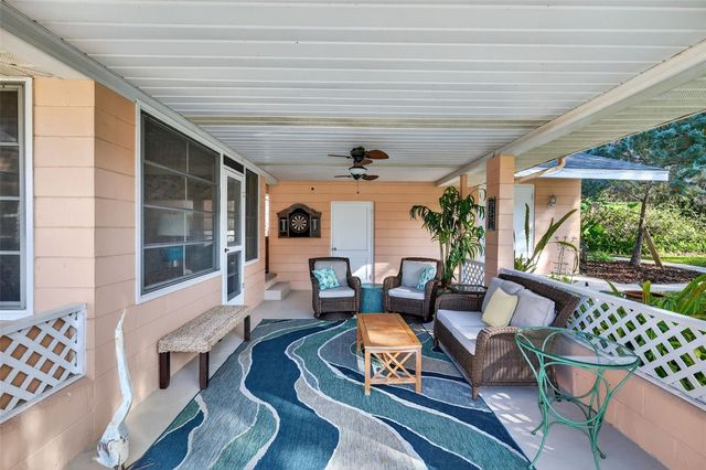 936 N BAKER STREET, Mount Dora, FL 32757