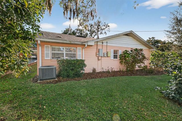 936 N BAKER STREET, Mount Dora, FL 32757