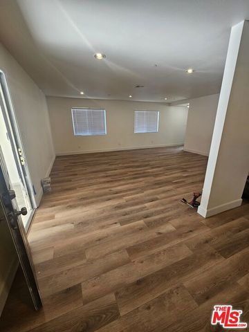 858 W 43rd Place, Los Angeles, CA 90037