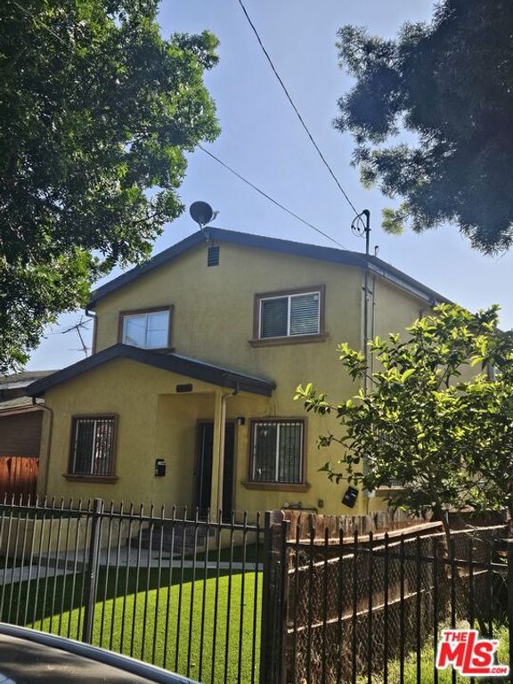 858 W 43rd Place, Los Angeles, CA 90037