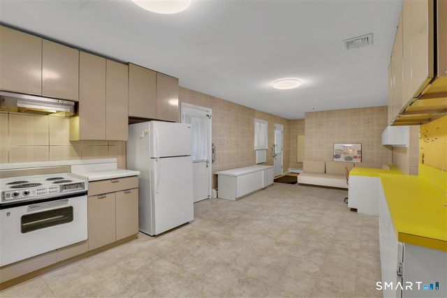 114 Richmond Drive, Manchester, CT 06042