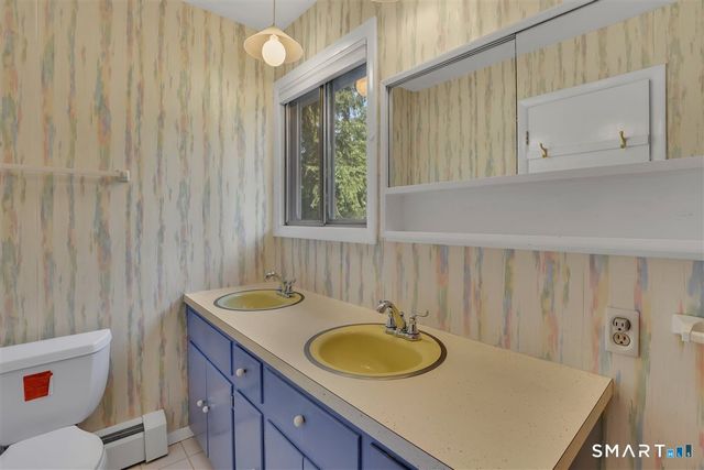 114 Richmond Drive, Manchester, CT 06042