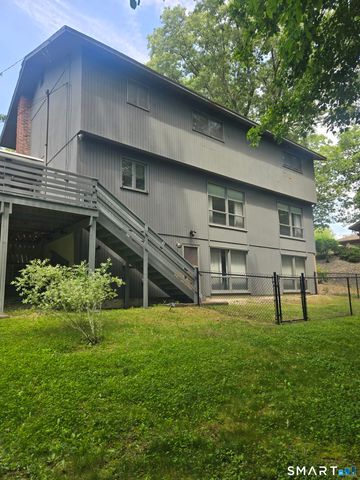 114 Richmond Drive, Manchester, CT 06042