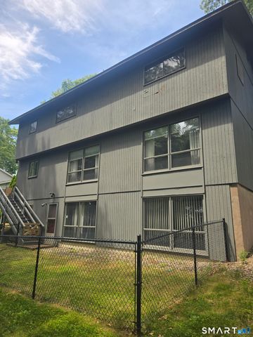 114 Richmond Drive, Manchester, CT 06042