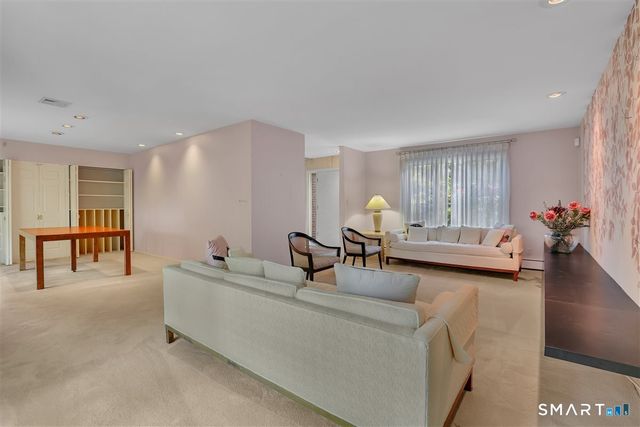 114 Richmond Drive, Manchester, CT 06042