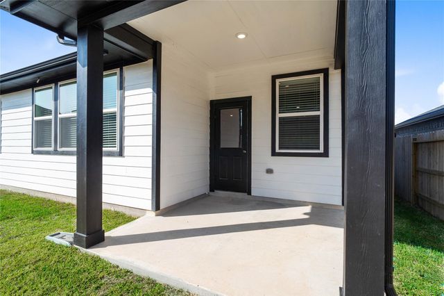 19733 Flag View Drive, Montgomery, TX 77316