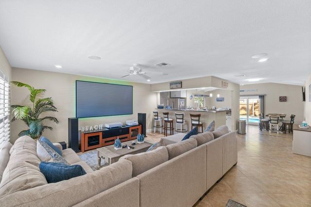 1315 Fulmar Drive, Delray Beach, FL 33444