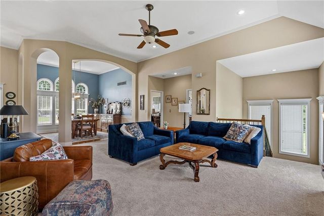 1522 Ventnor Lane, Raymore, MO 64083