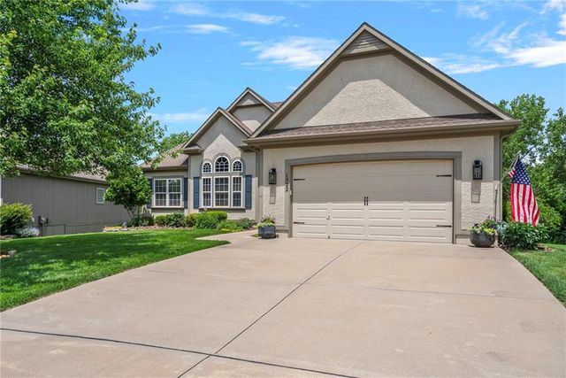 1522 Ventnor Lane, Raymore, MO 64083