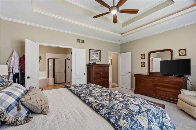 1522 Ventnor Lane, Raymore, MO 64083