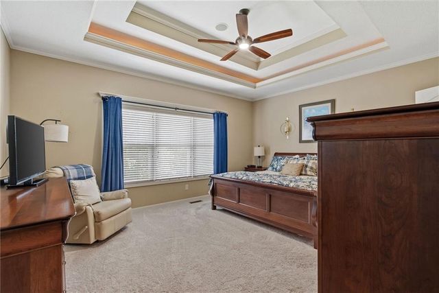 1522 Ventnor Lane, Raymore, MO 64083